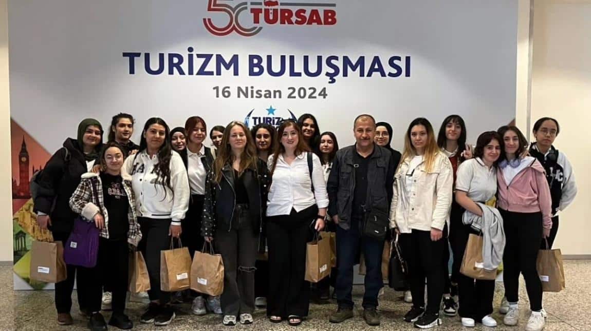 Okulumuz Yiyecek İçecek Hizmetleri, Konaklama ve Seyahat Hizmetleri öğrencilerimiz ve öğretmenlerimiz TÜRSAB ve İstanbul İl Milli Eğitim Müdürlüğü tarafından gerçekleştirilen 
